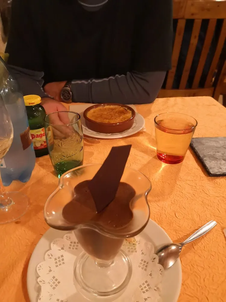 Creme Brulee Und Mousse Au Chocolat